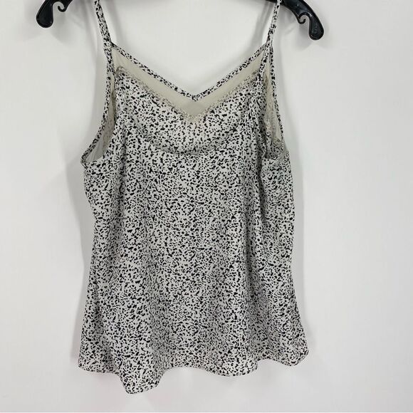 Nine West V Neck Sleeveless White and Black Lightweight Blouse size M - Picture 3 of 3